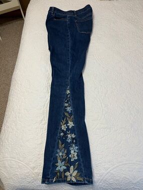 Charlie B Bootcut Jeans Floral Blue Embroidery Size 4